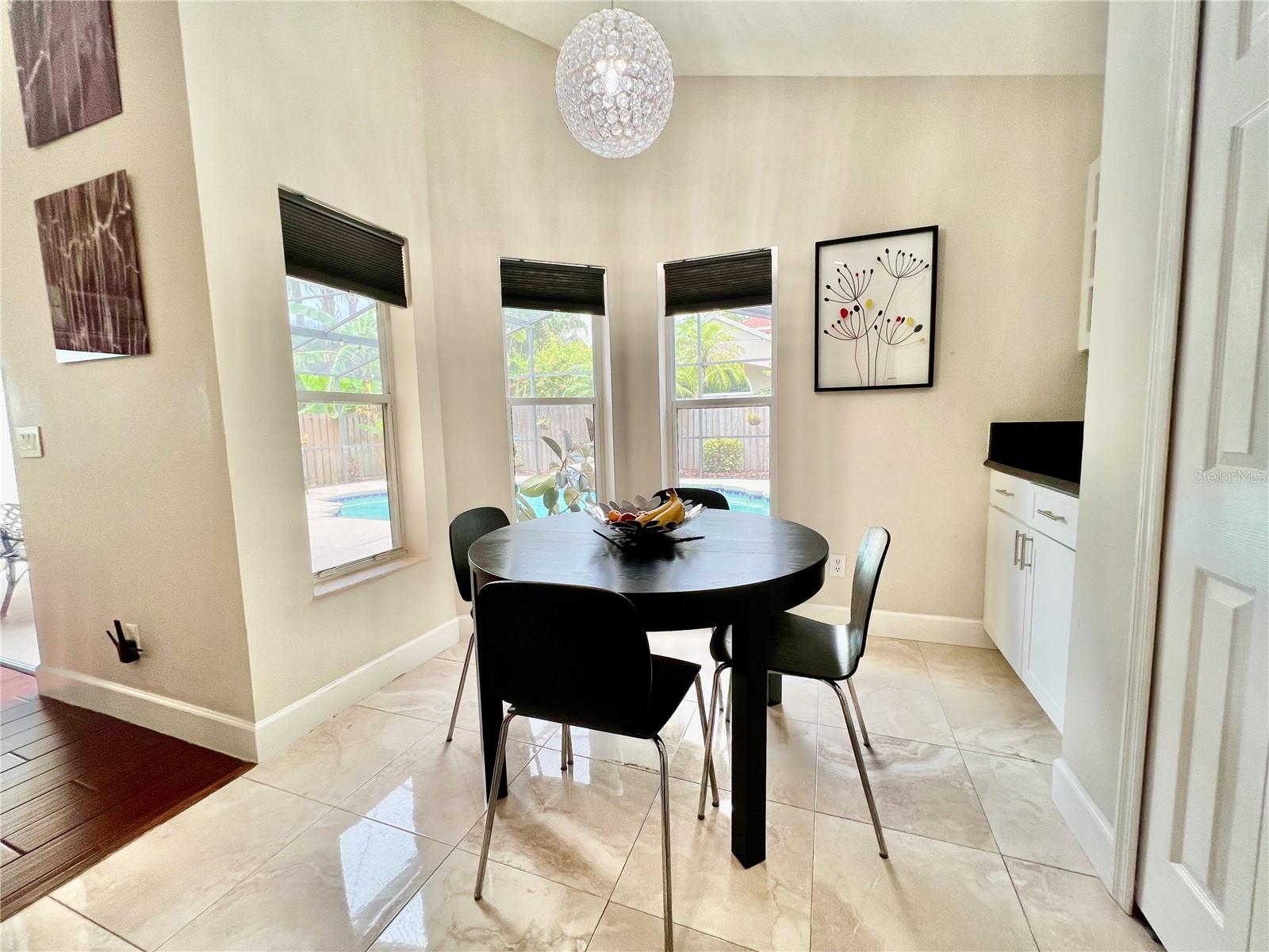 11821 EASTHAMPTON DR