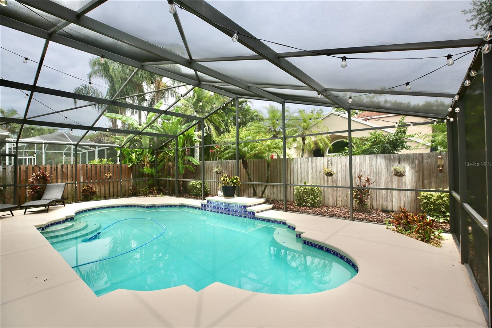 11821 EASTHAMPTON DR