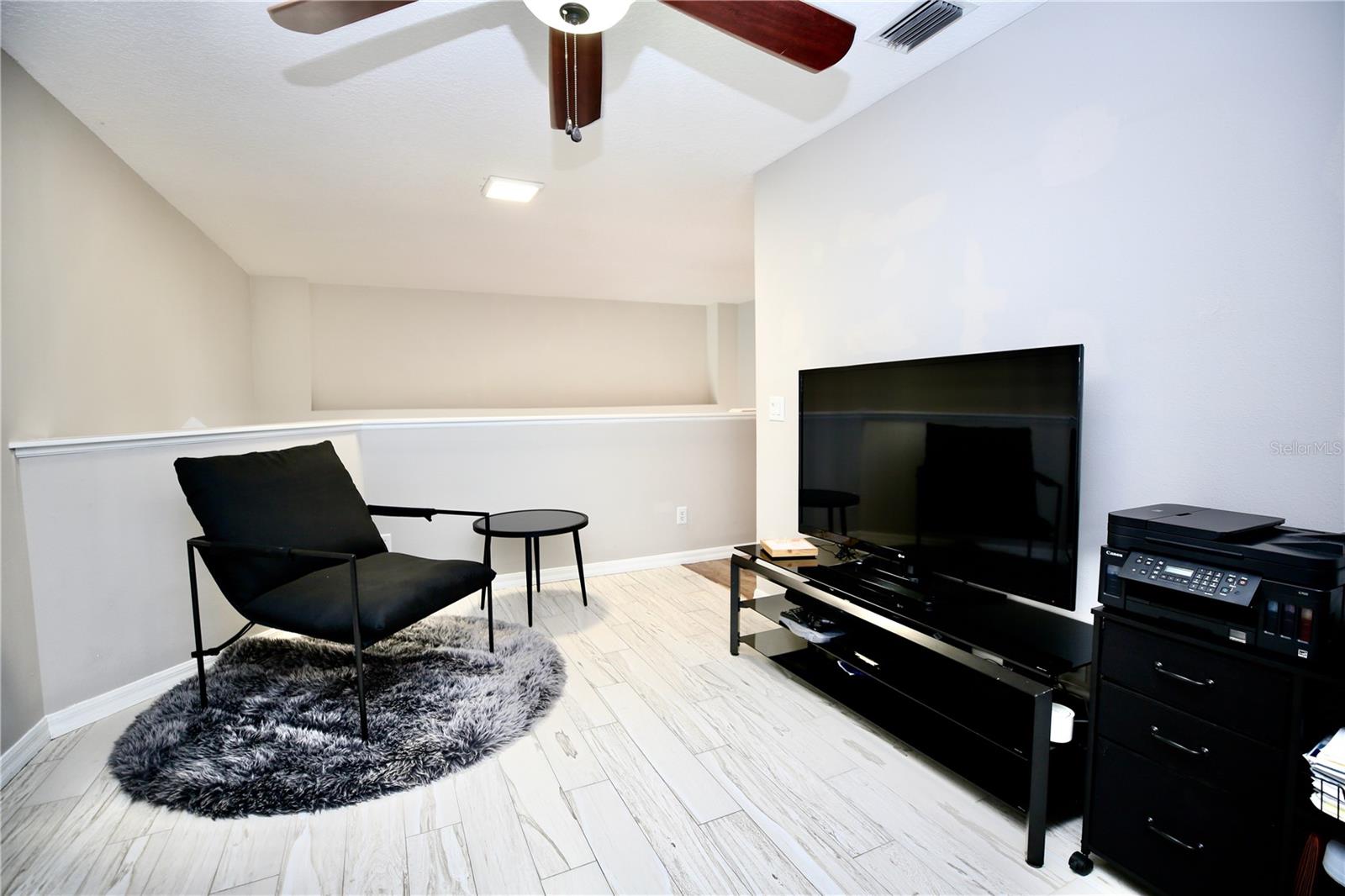 11821 EASTHAMPTON DR