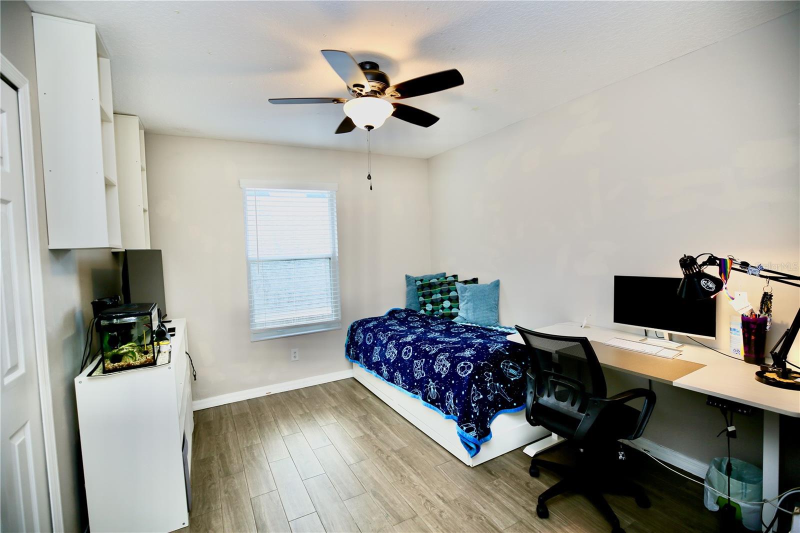 11821 EASTHAMPTON DR