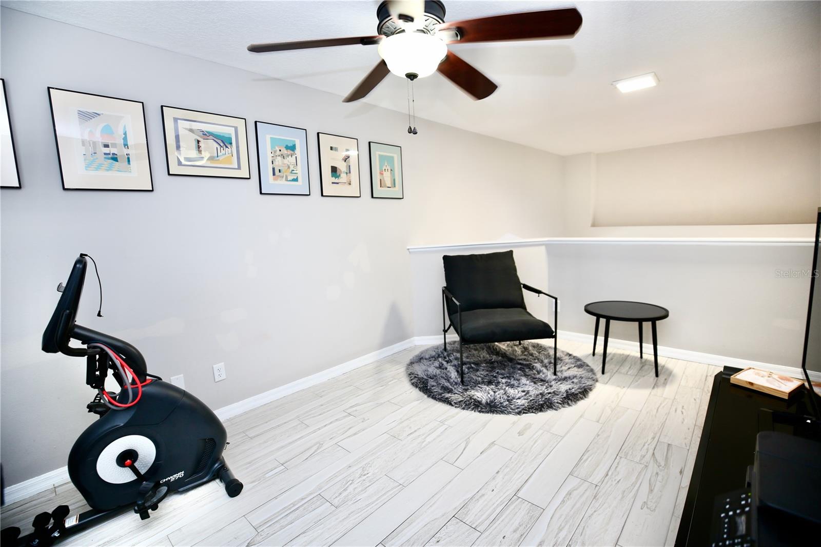 11821 EASTHAMPTON DR