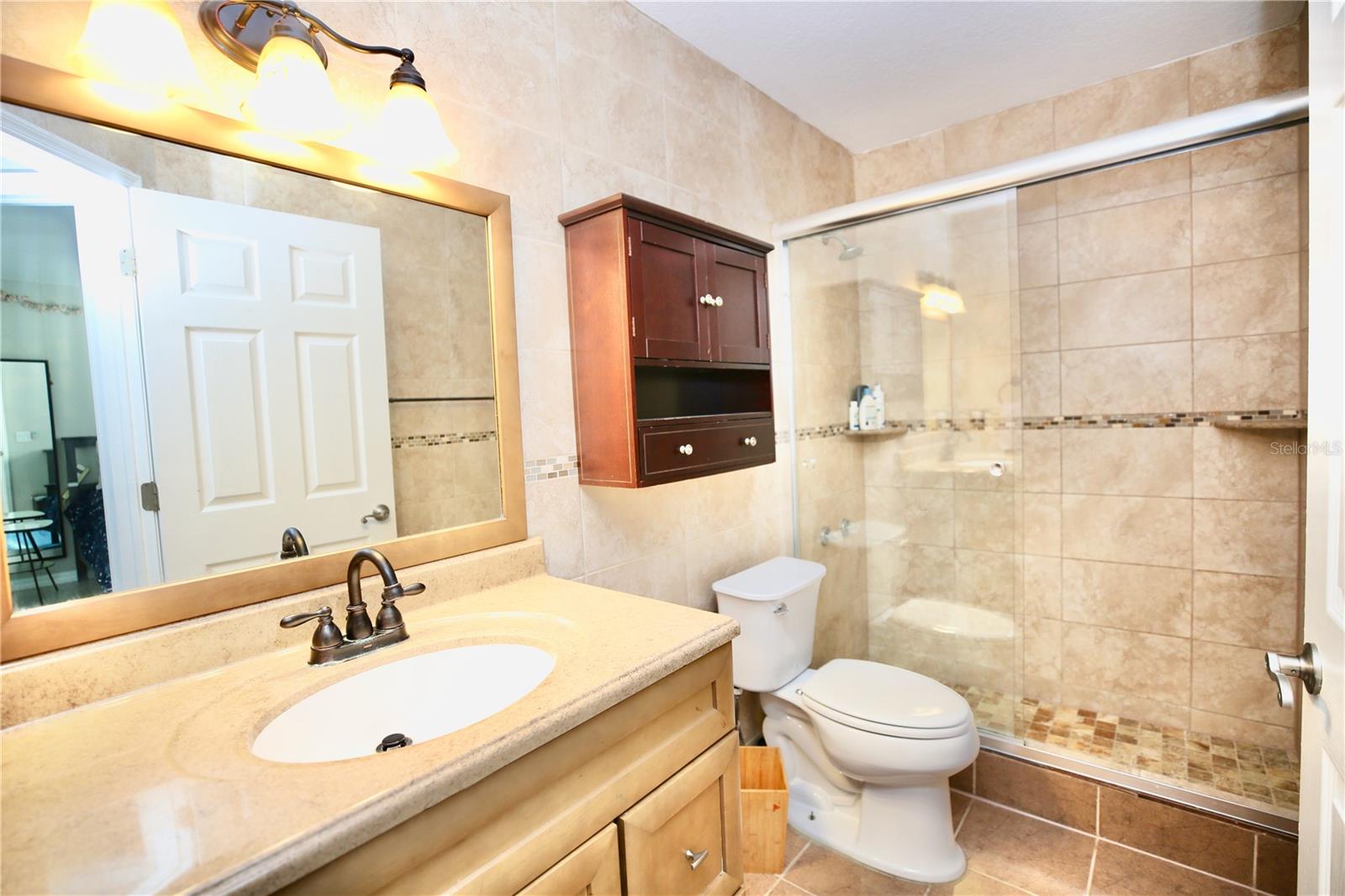 11821 EASTHAMPTON DR