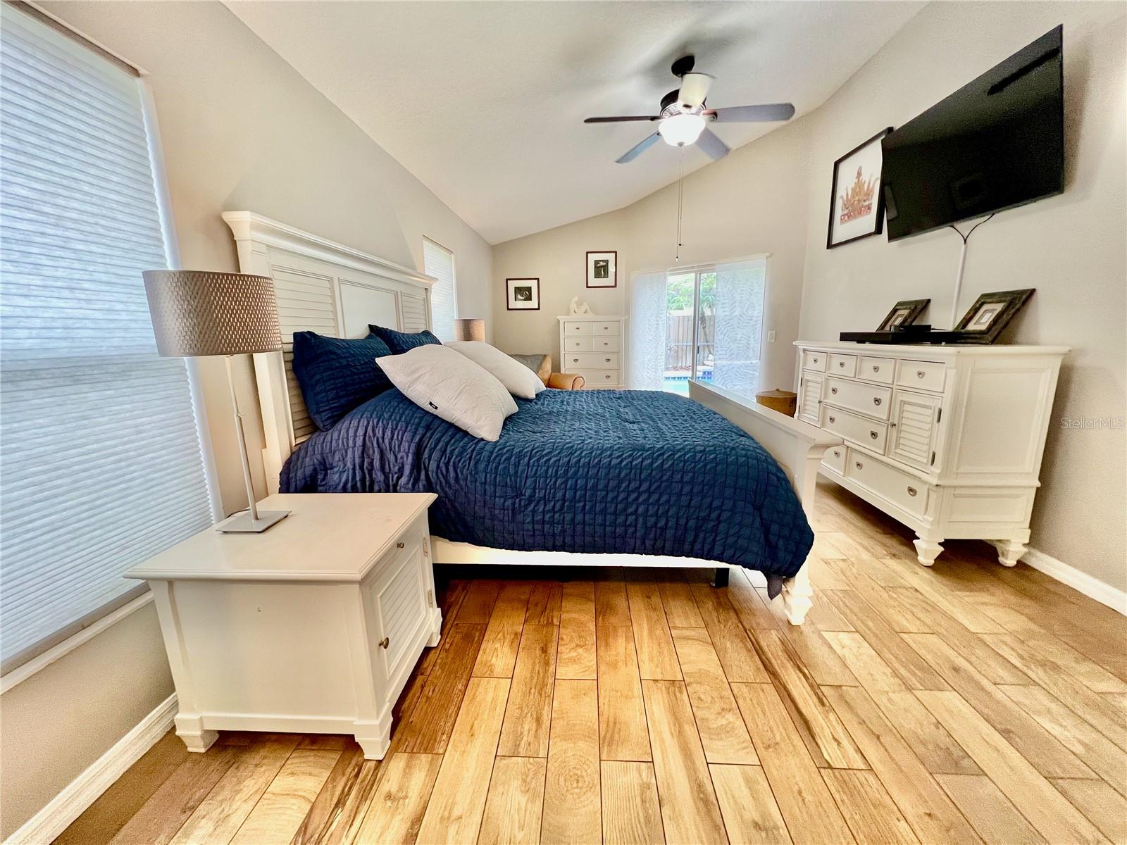 11821 EASTHAMPTON DR