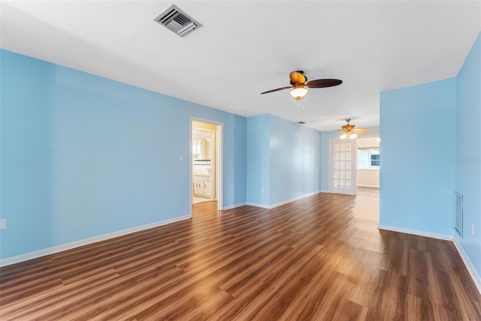 5377 SPRINGWOOD BLVD