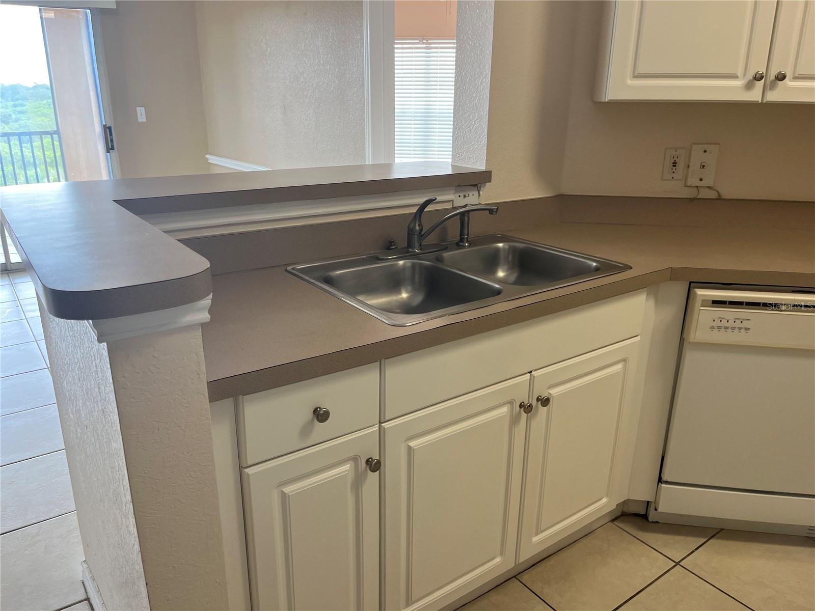 4305 BAYSIDE VILLAGE DR #301