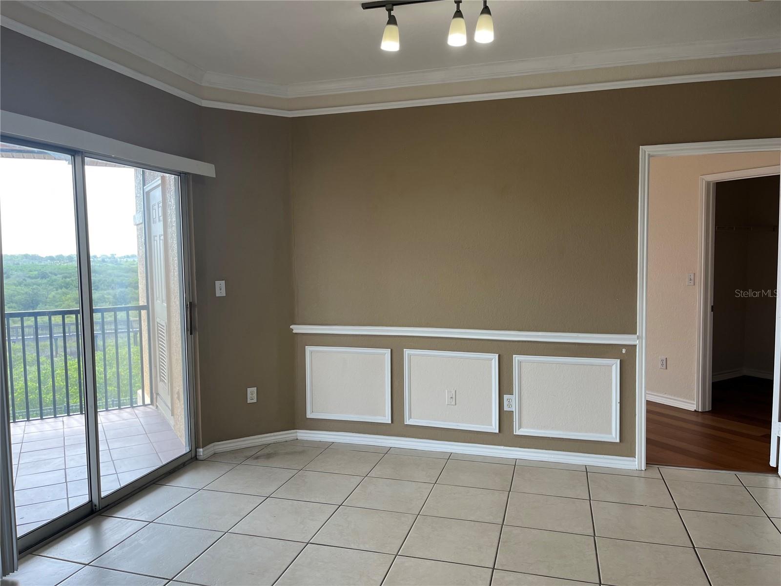 4305 BAYSIDE VILLAGE DR #301