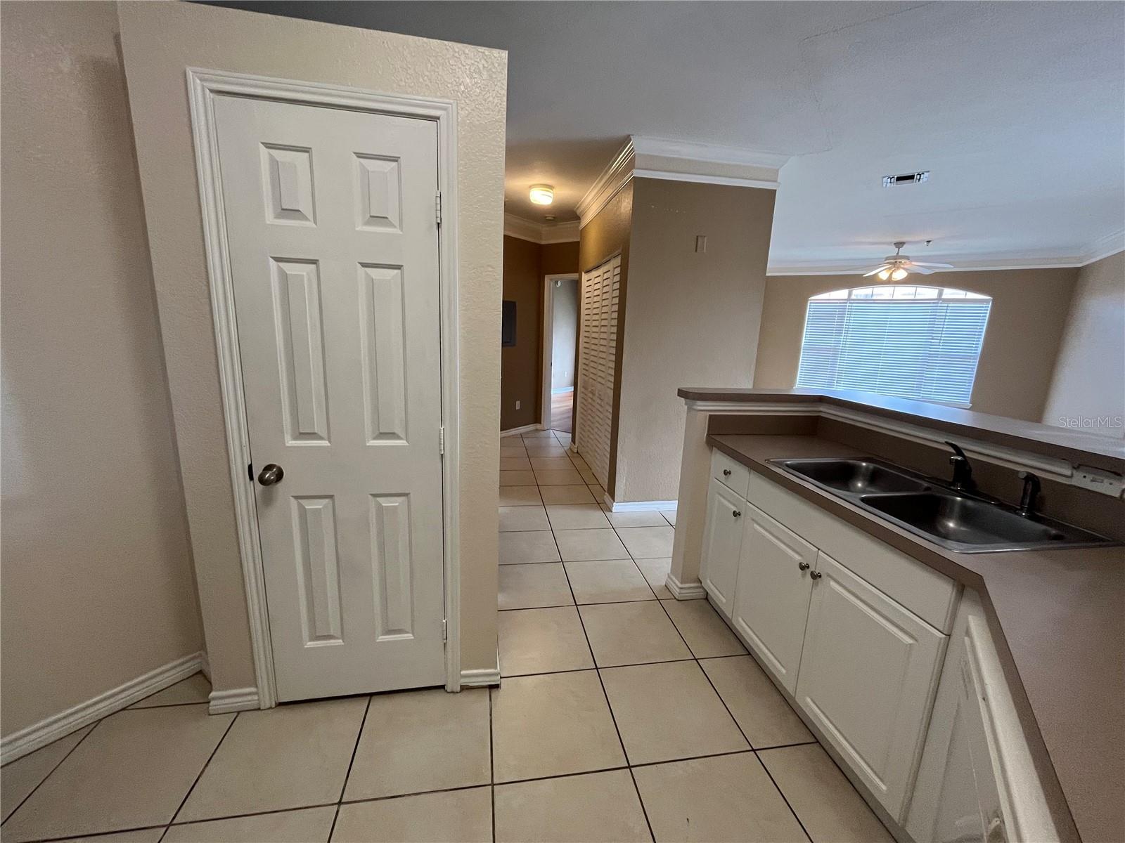 4305 BAYSIDE VILLAGE DR #301