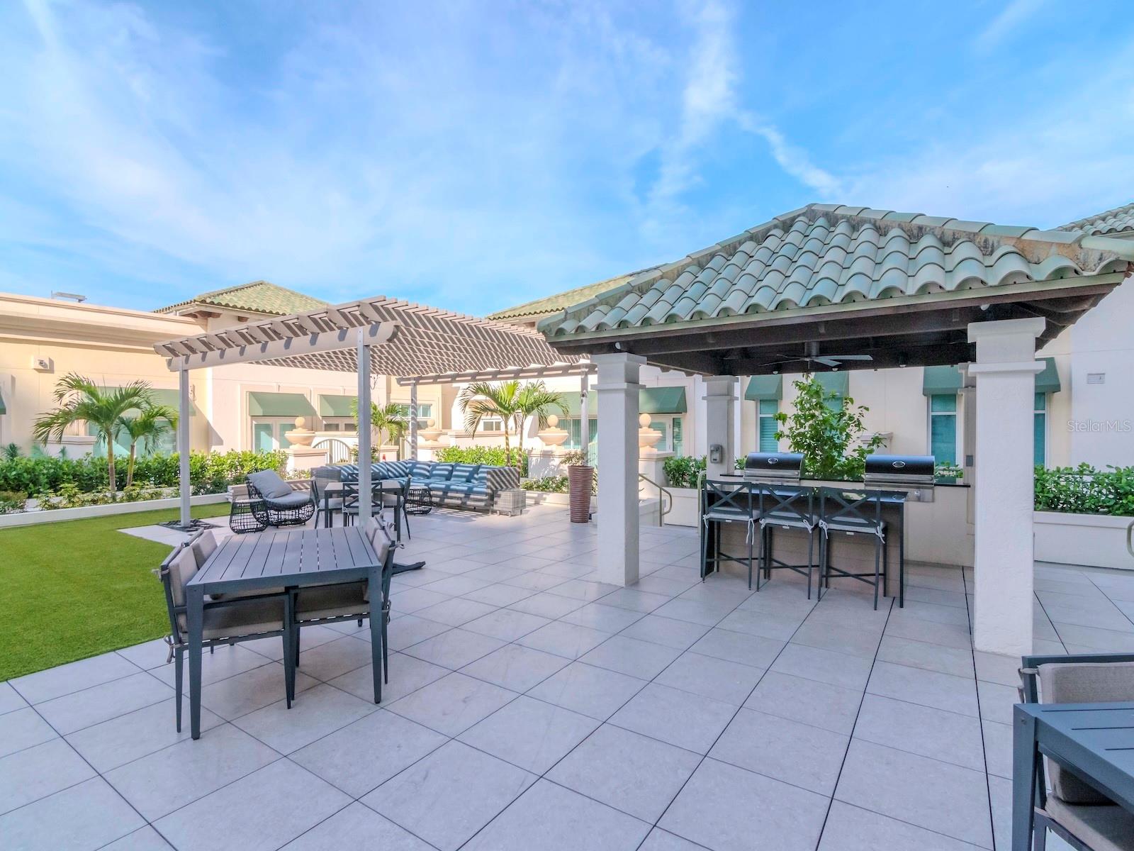 450 KNIGHTS RUN AVE #1003