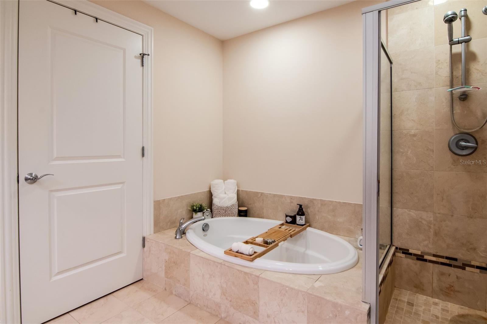 450 KNIGHTS RUN AVE #1003