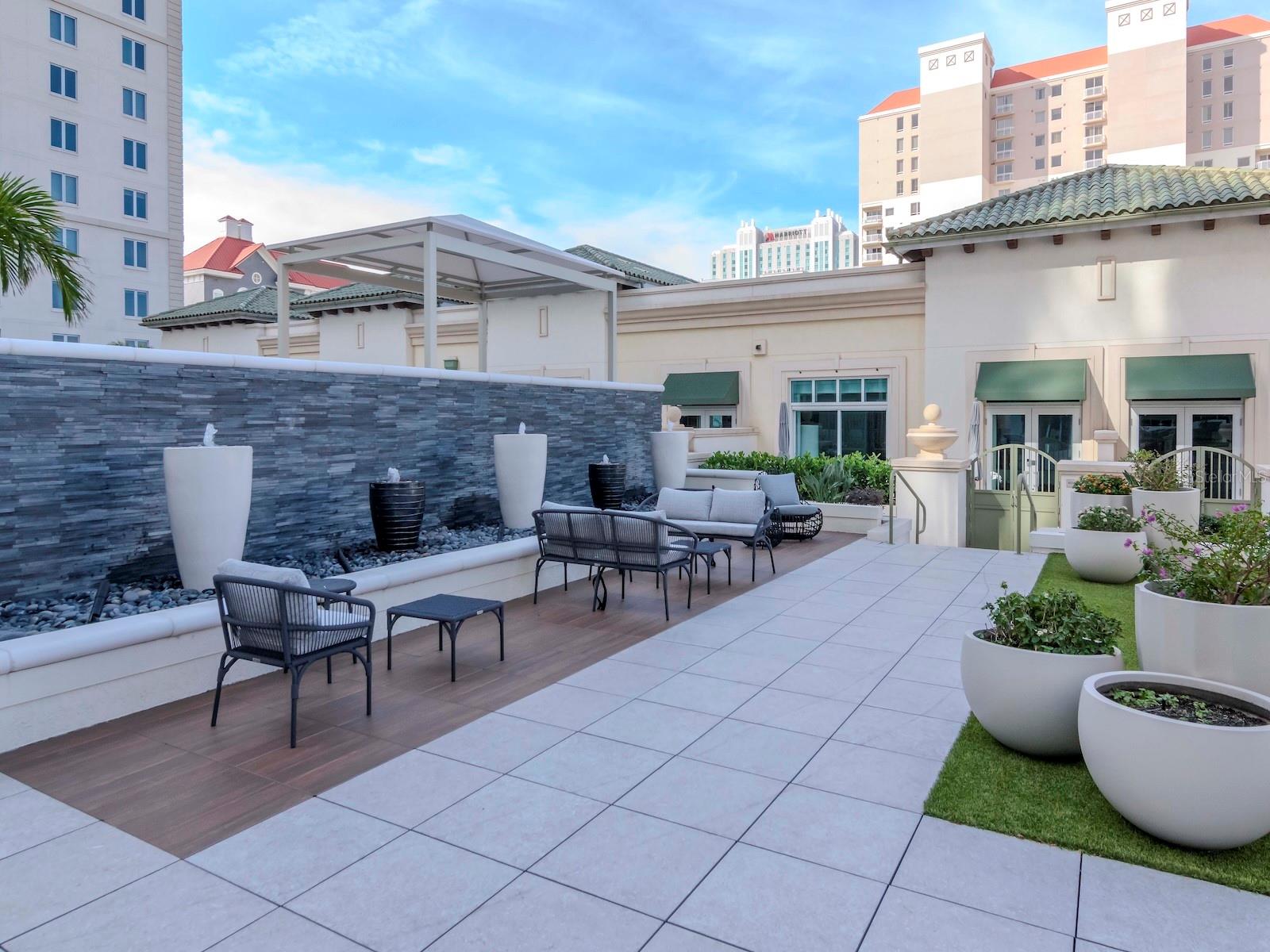 450 KNIGHTS RUN AVE #1003