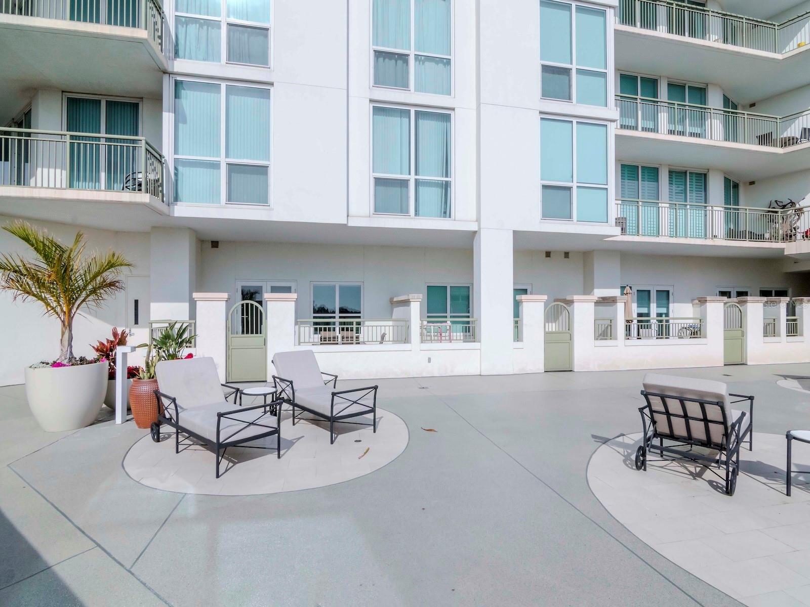 450 KNIGHTS RUN AVE #1003