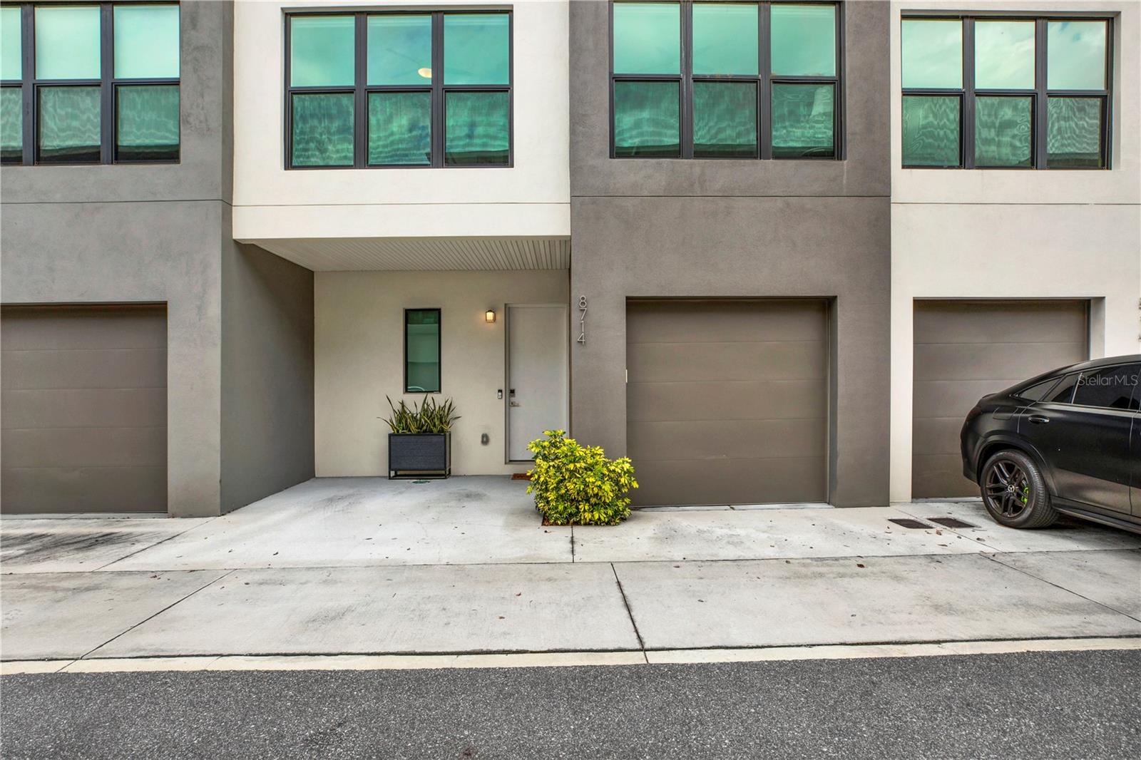 8714 PALM RANCHES PL