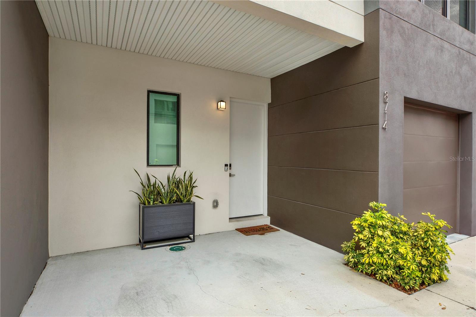 8714 PALM RANCHES PL