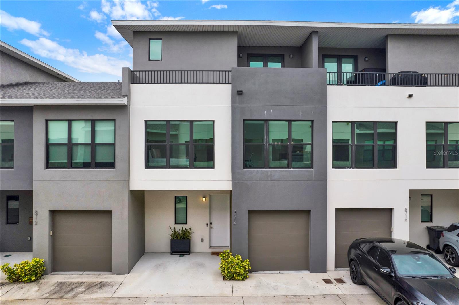 8714 PALM RANCHES PL