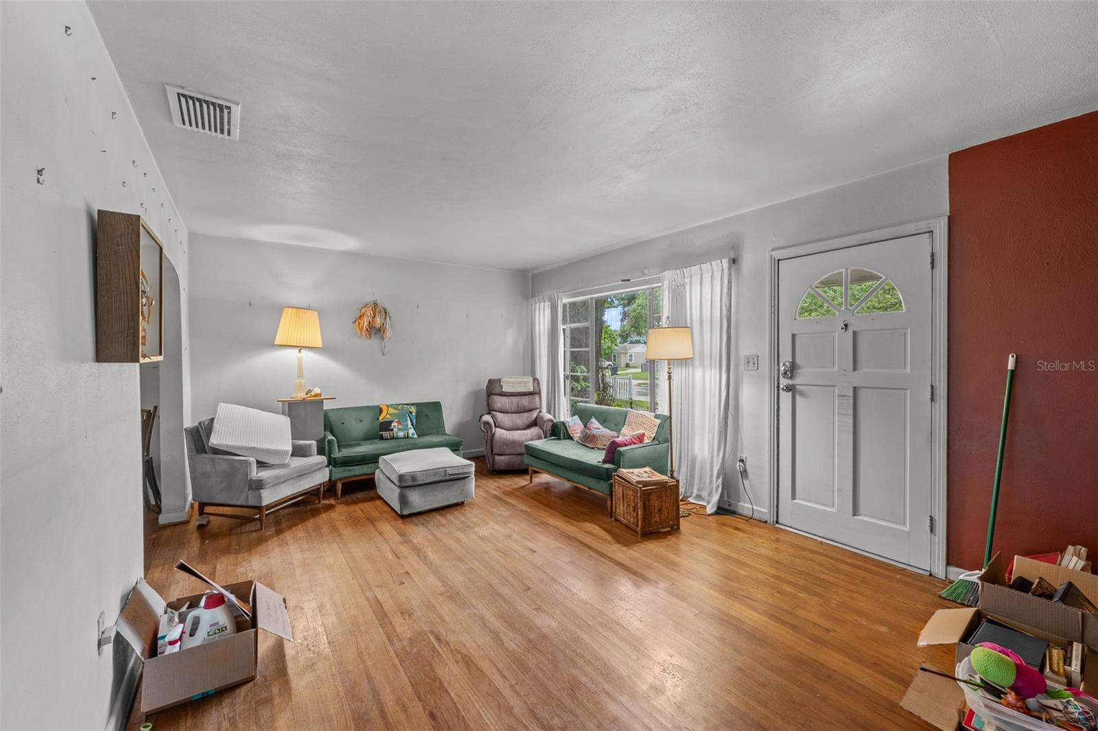 4008 W EL PRADO BLVD