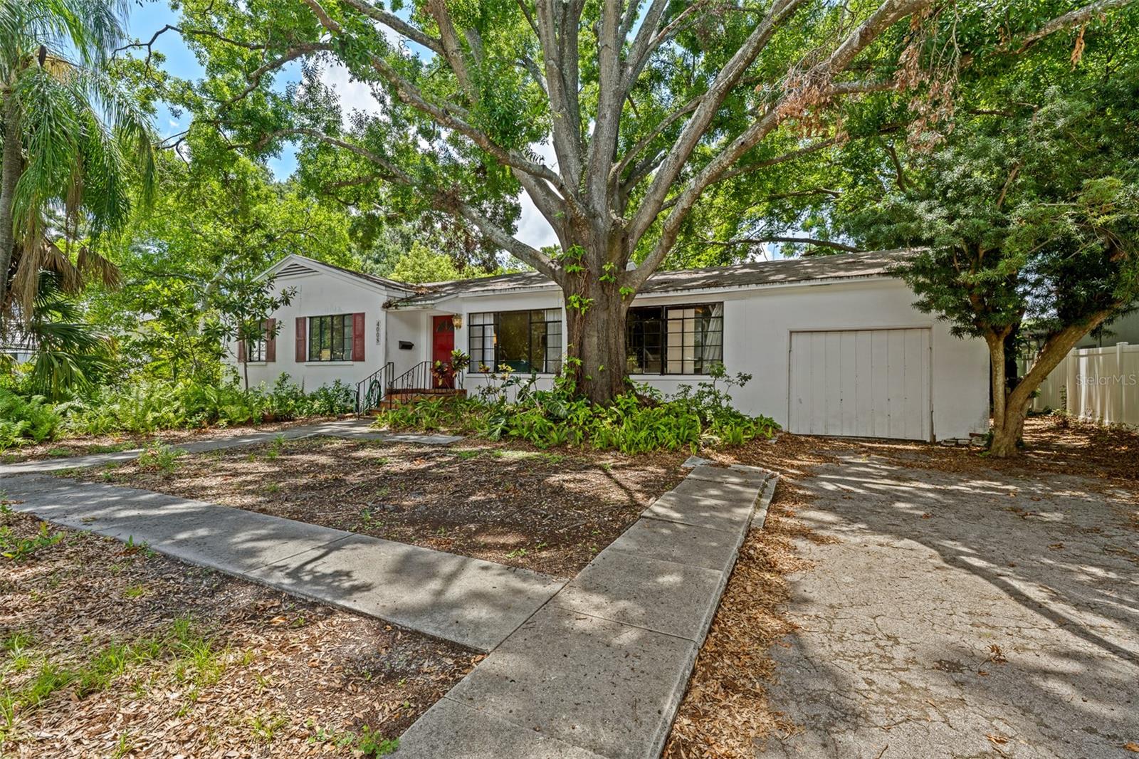 4008 W EL PRADO BLVD