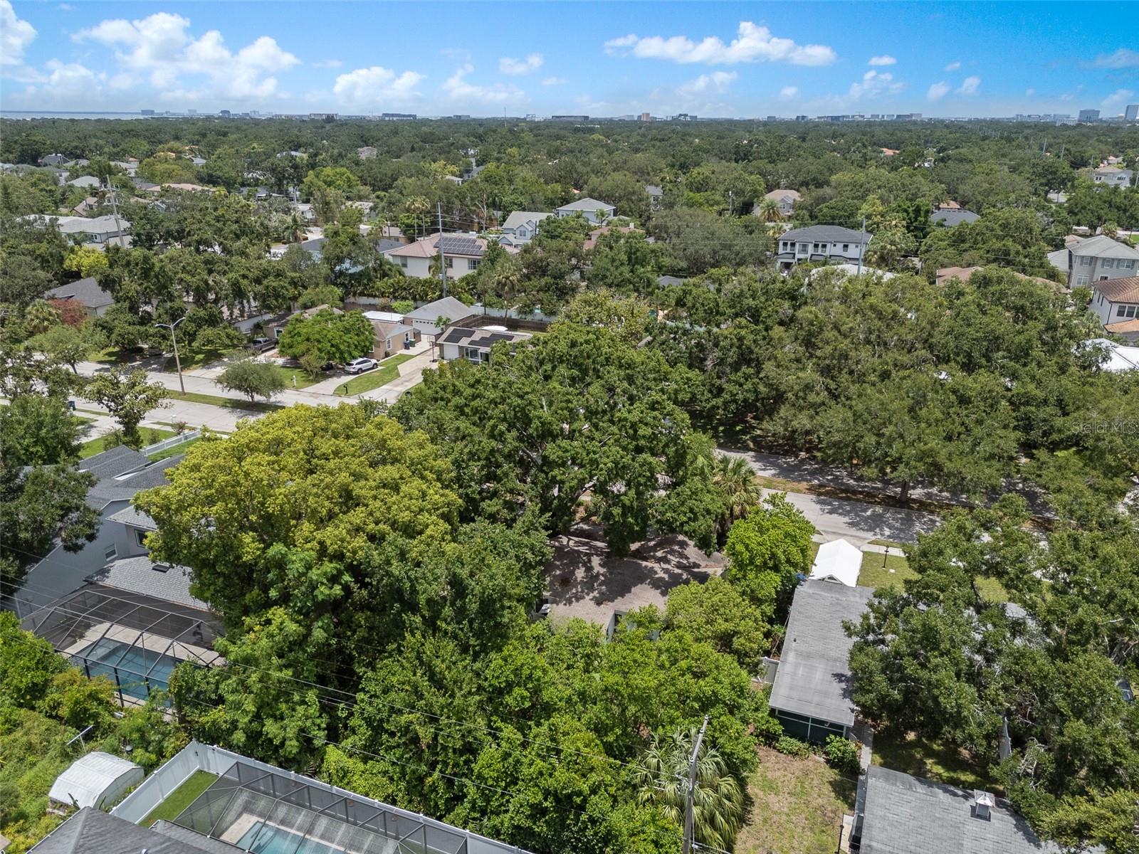 4008 W EL PRADO BLVD