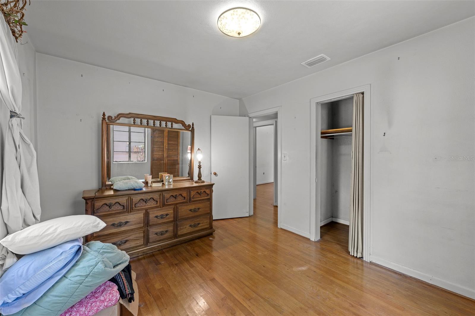 4008 W EL PRADO BLVD