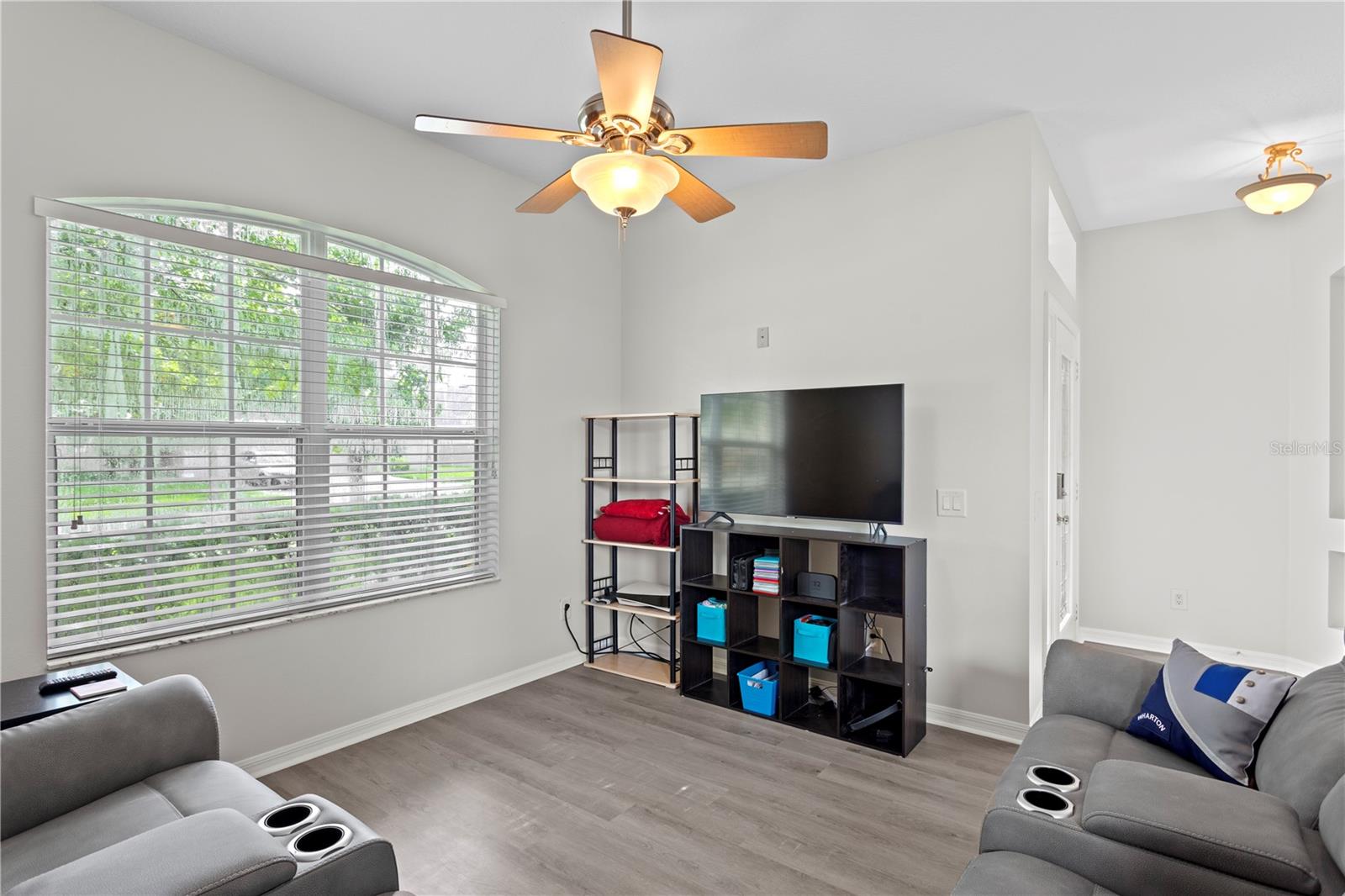 20120 NATURES HIKE WAY