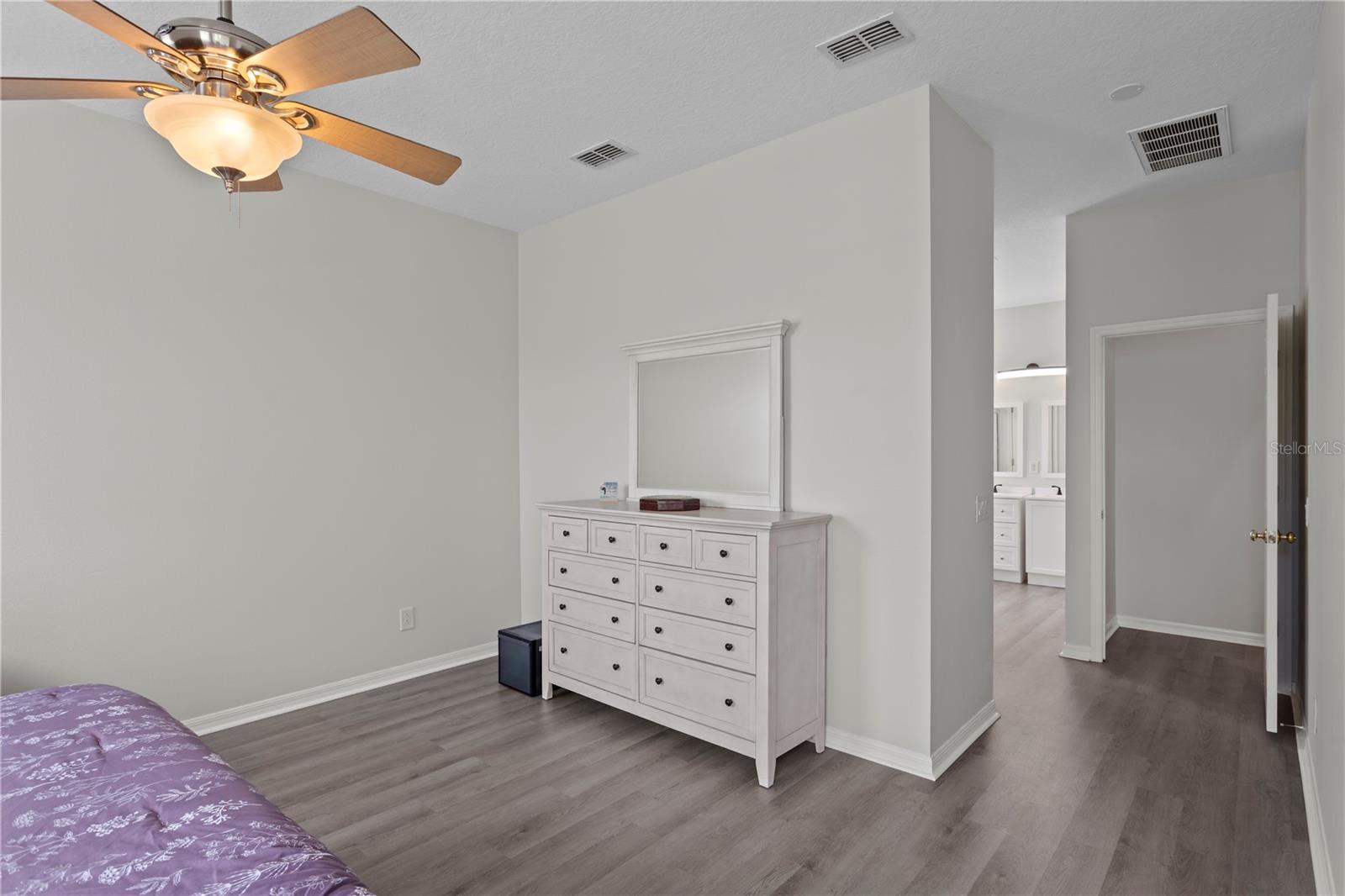 20120 NATURES HIKE WAY