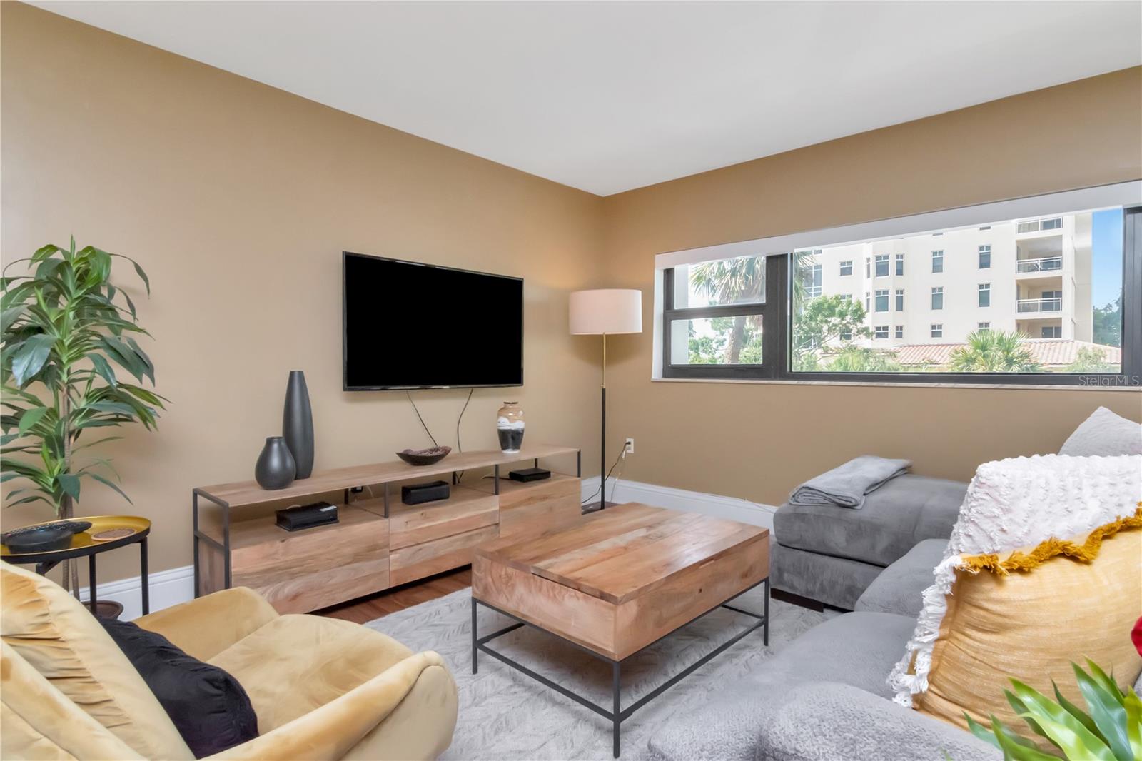 4141 BAYSHORE BLVD #304