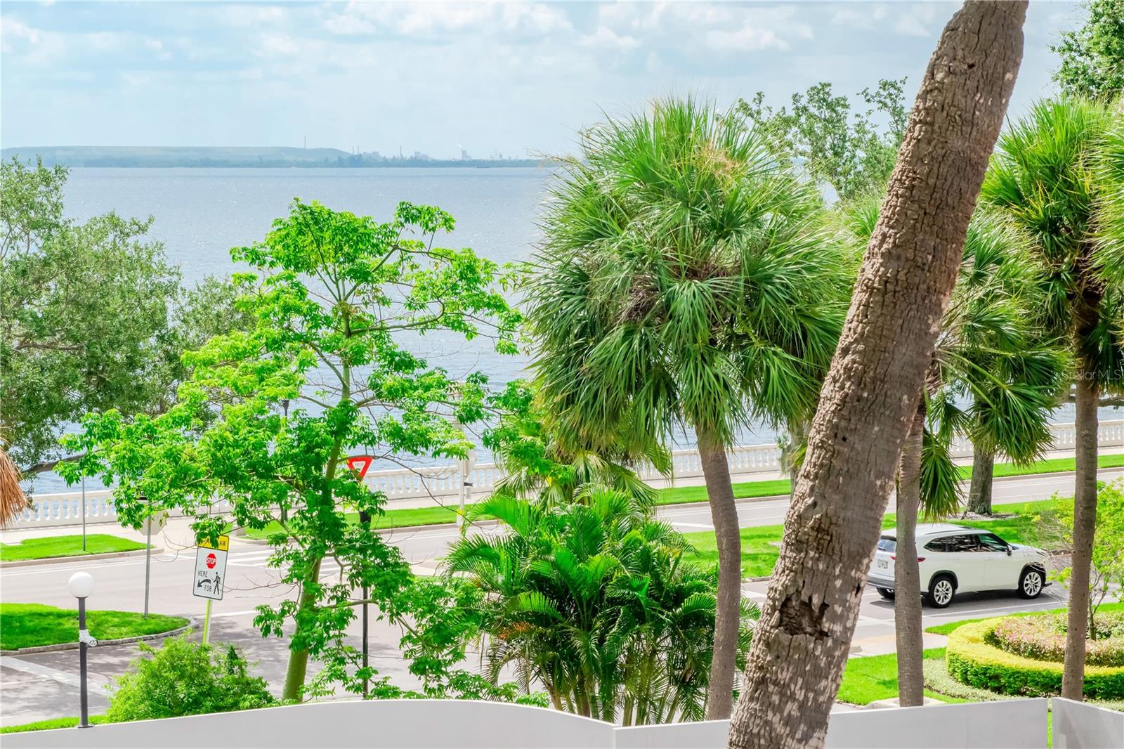 4141 BAYSHORE BLVD #304