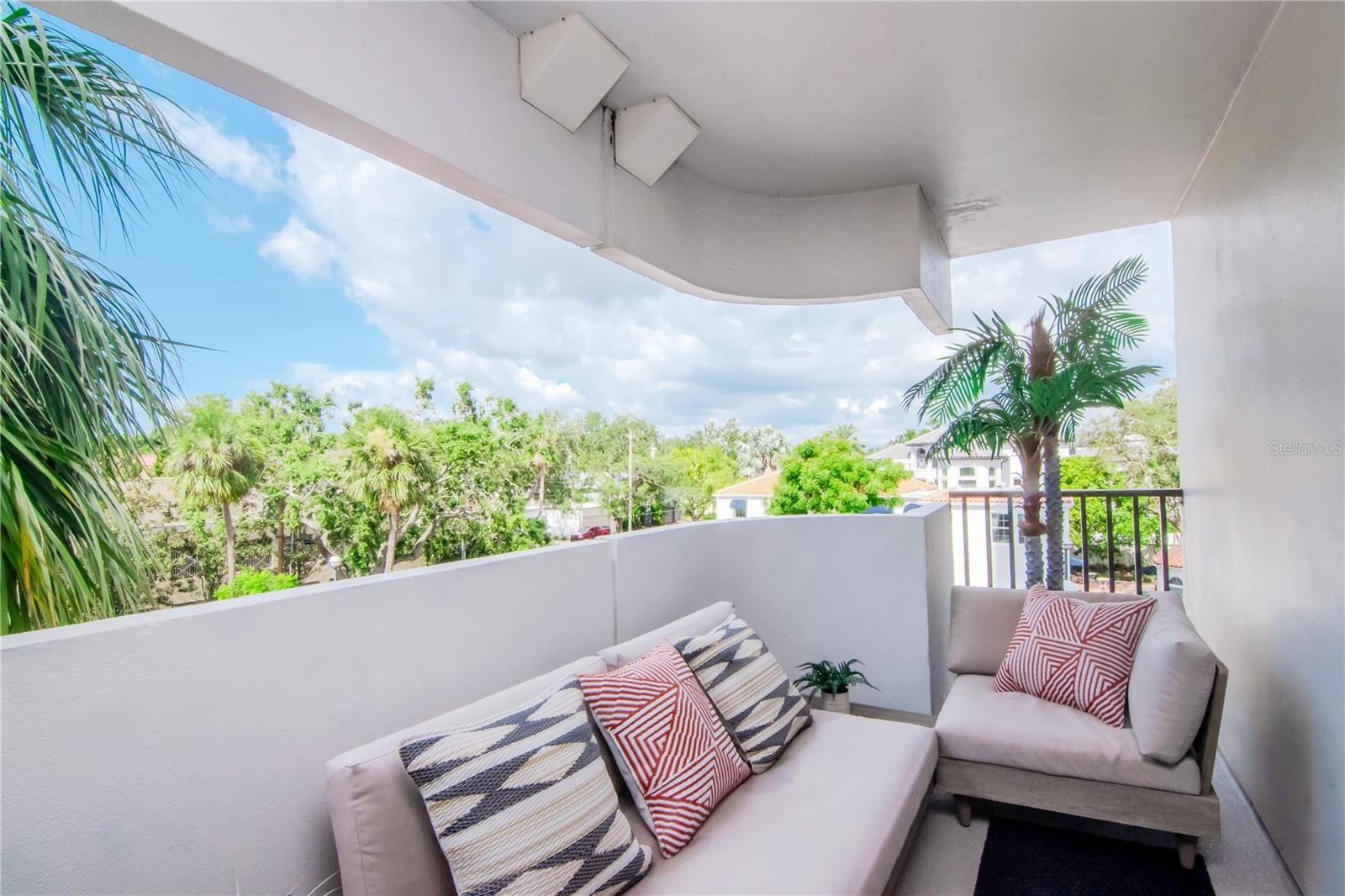 4141 BAYSHORE BLVD #304