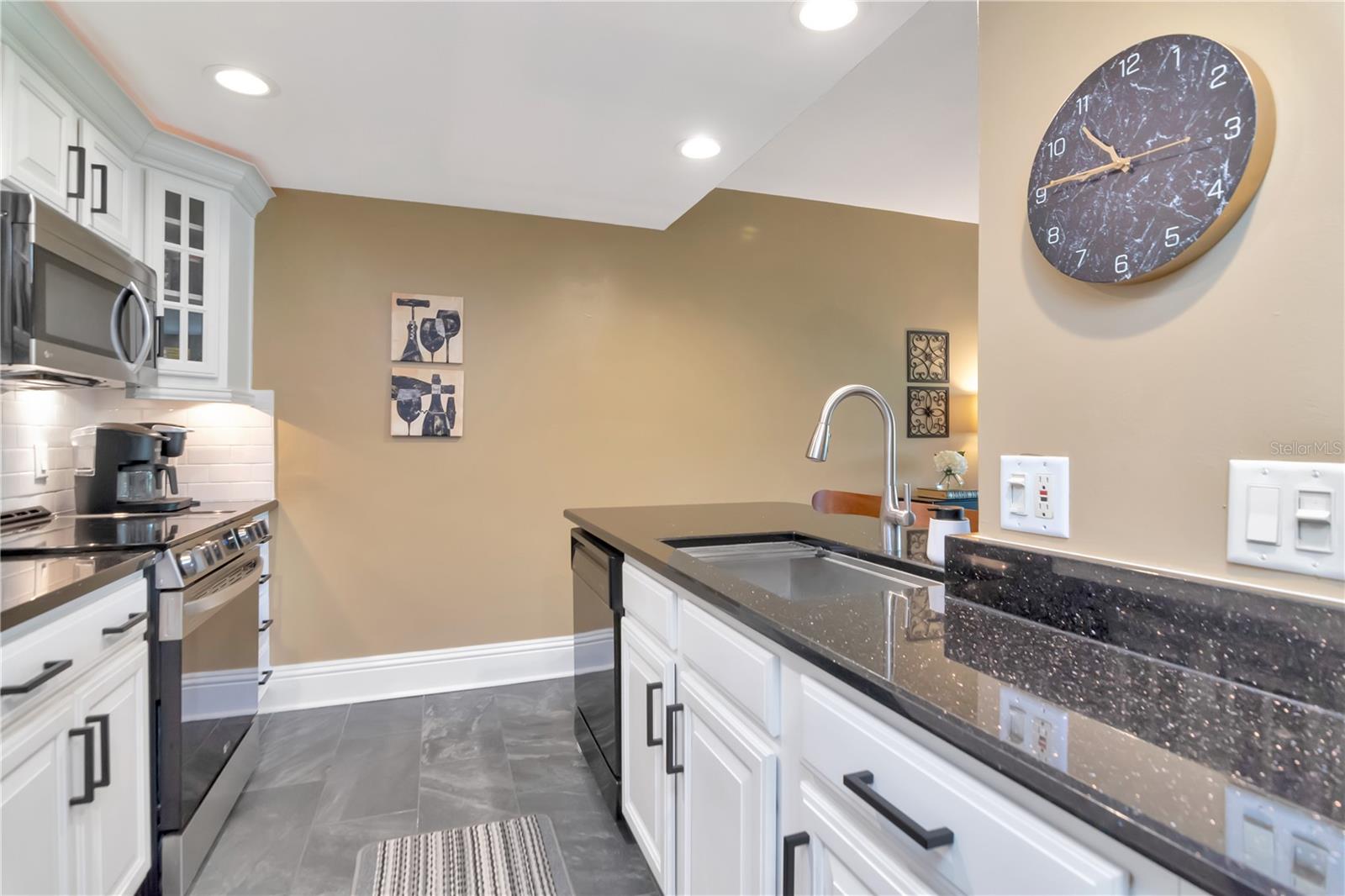 4141 BAYSHORE BLVD #304