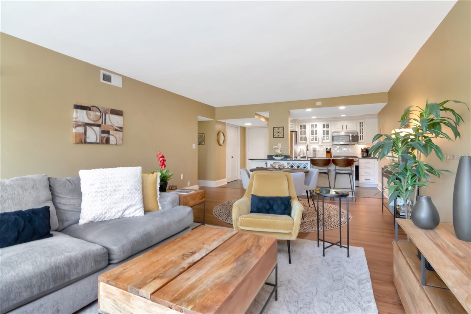 4141 BAYSHORE BLVD #304