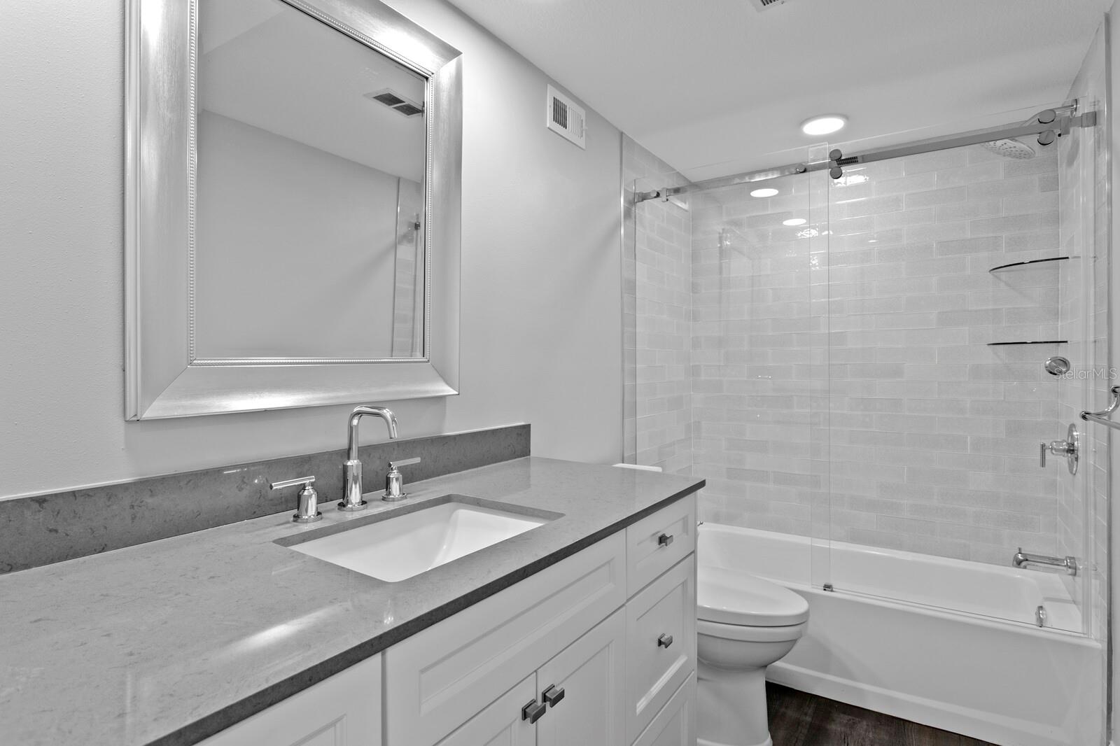 1200 N SHORE DR NE #312