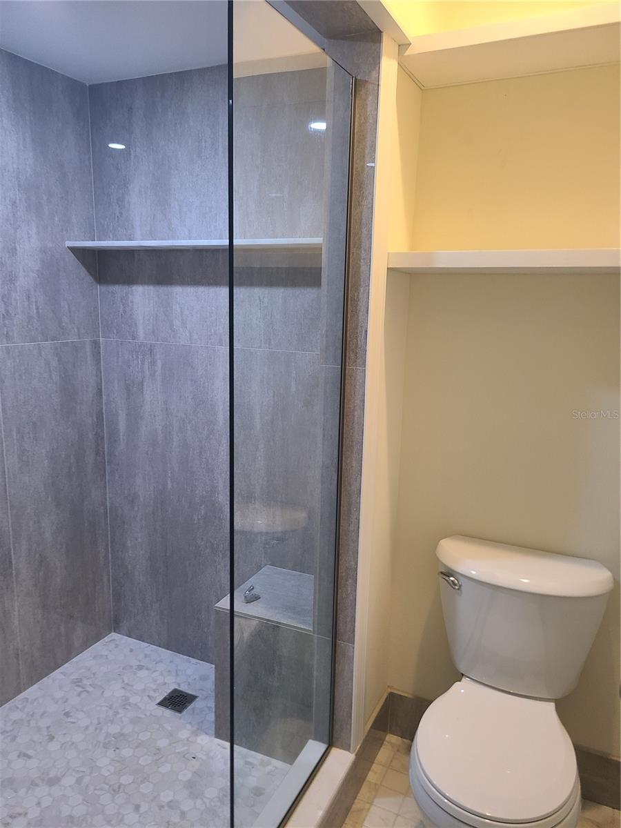 10410 LA MIRAGE CT #104