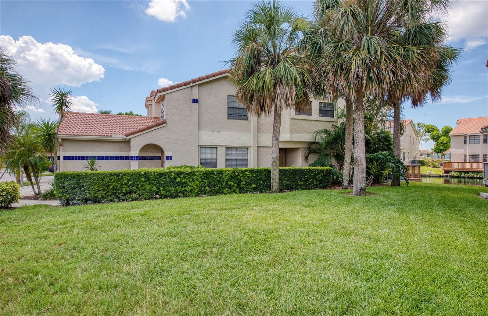 10410 LA MIRAGE CT #104