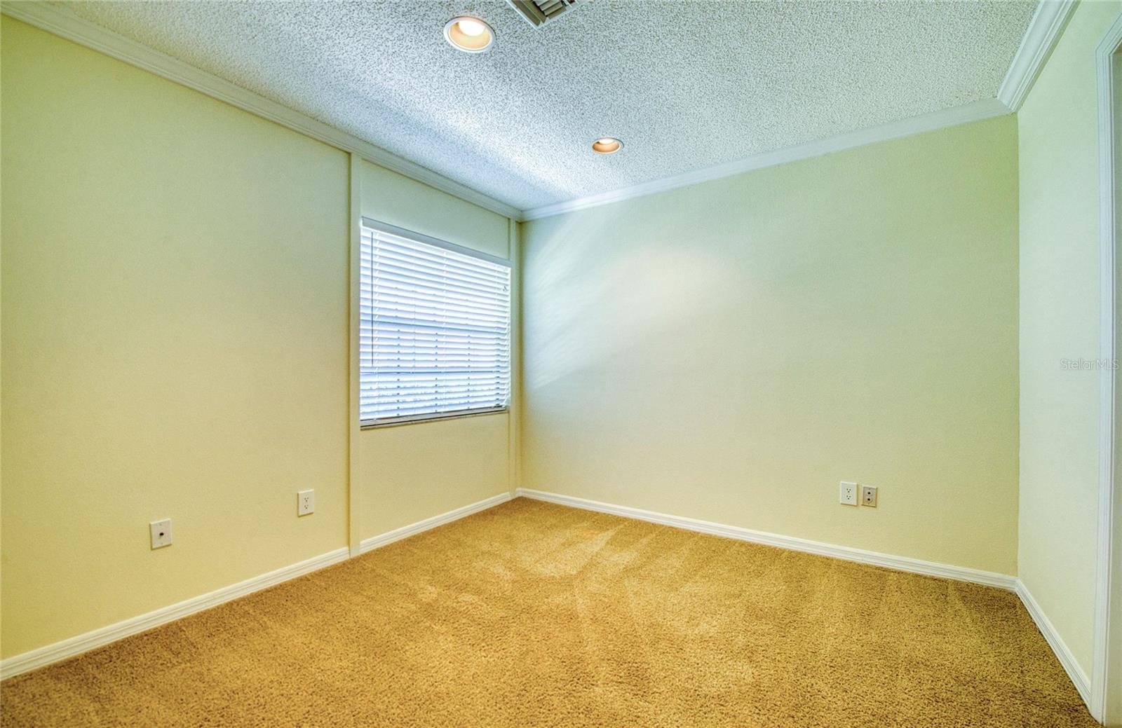 10410 LA MIRAGE CT #104