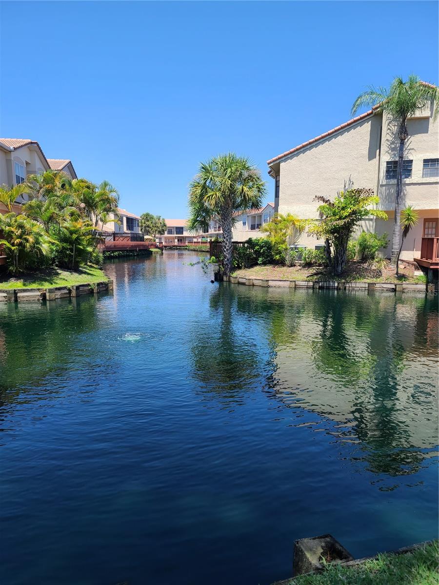 10410 LA MIRAGE CT #104