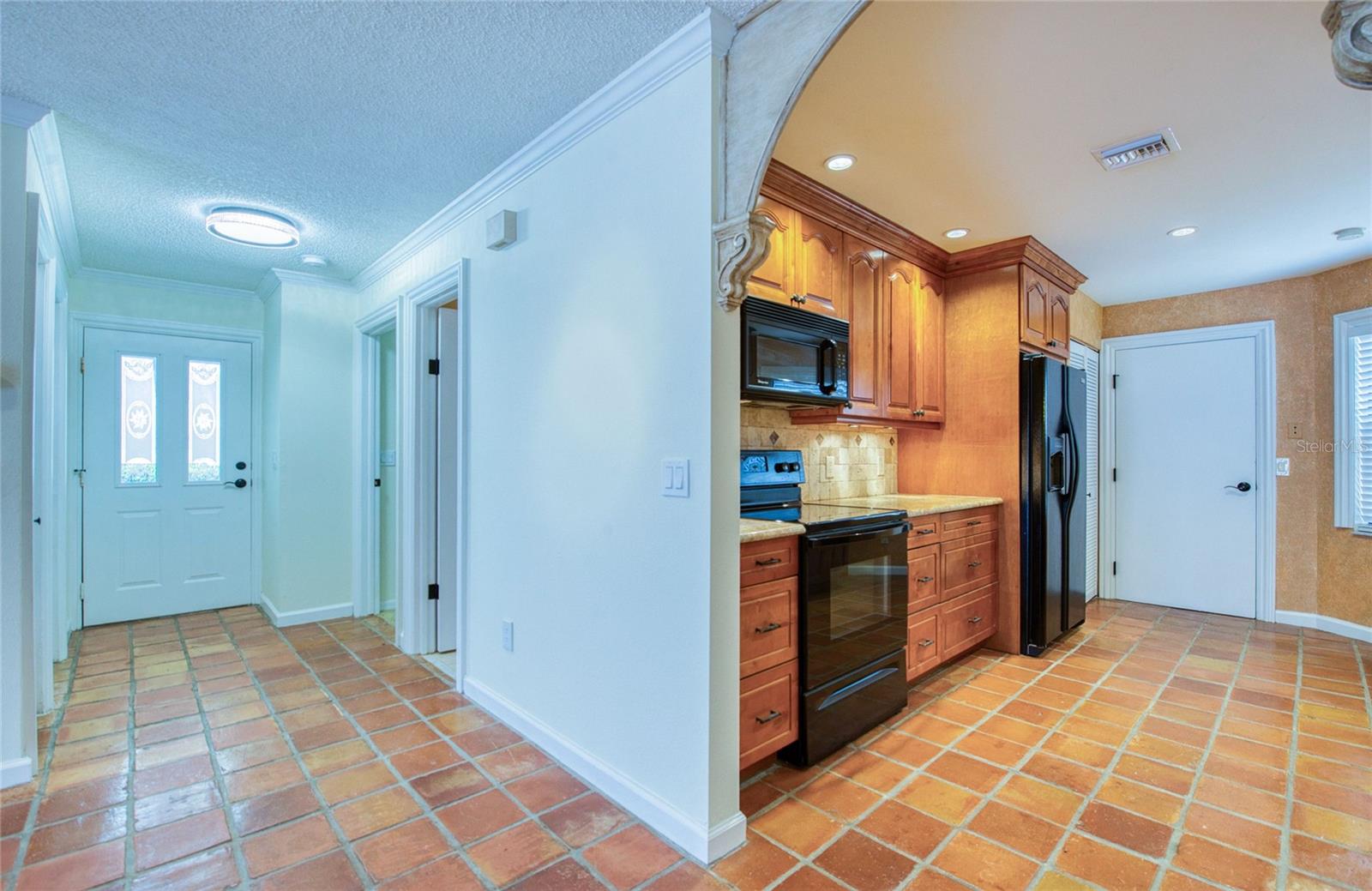 10410 LA MIRAGE CT #104