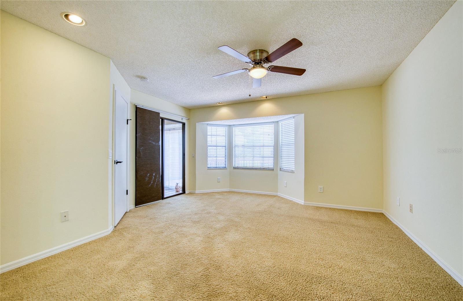 10410 LA MIRAGE CT #104