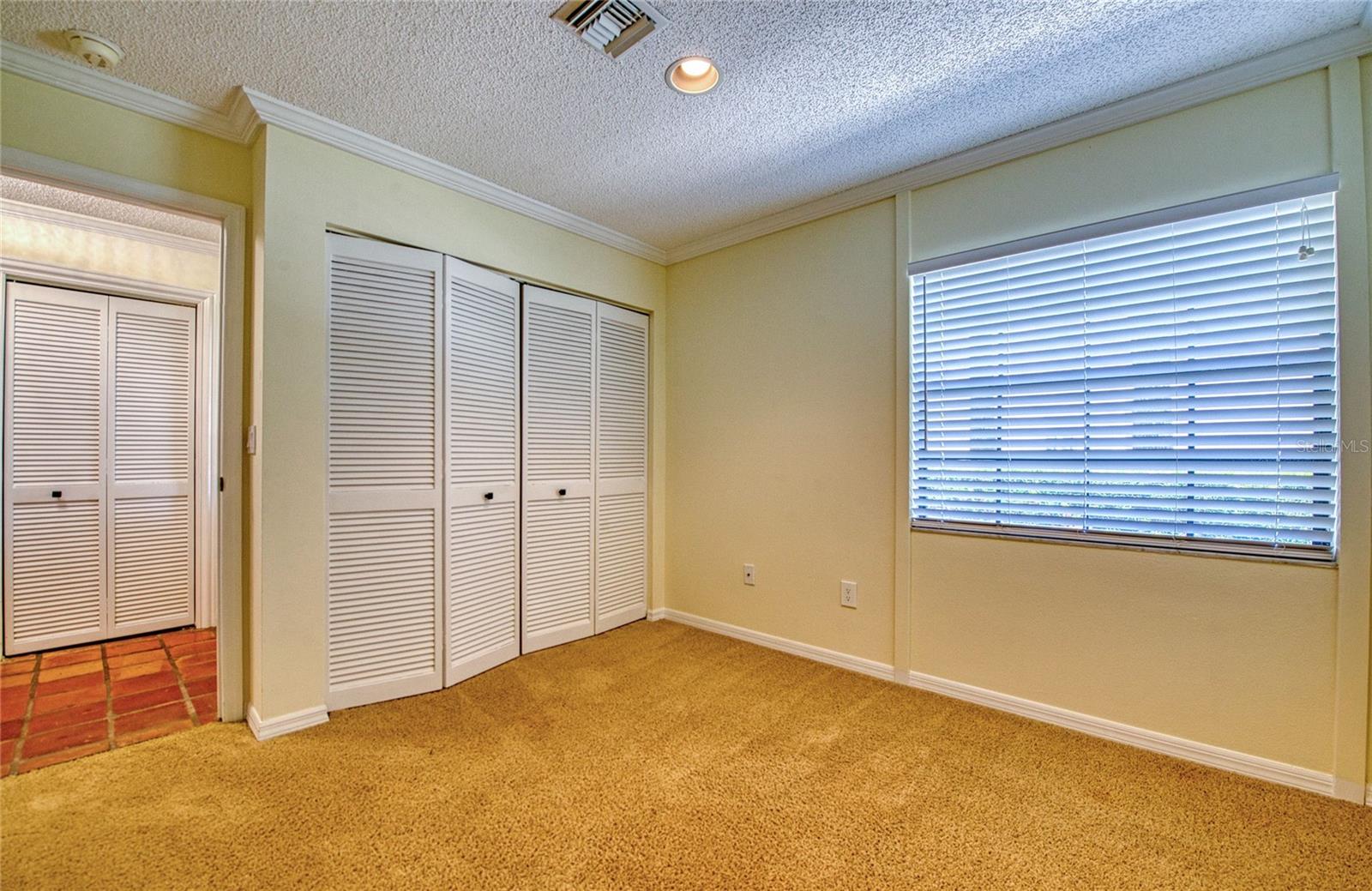 10410 LA MIRAGE CT #104