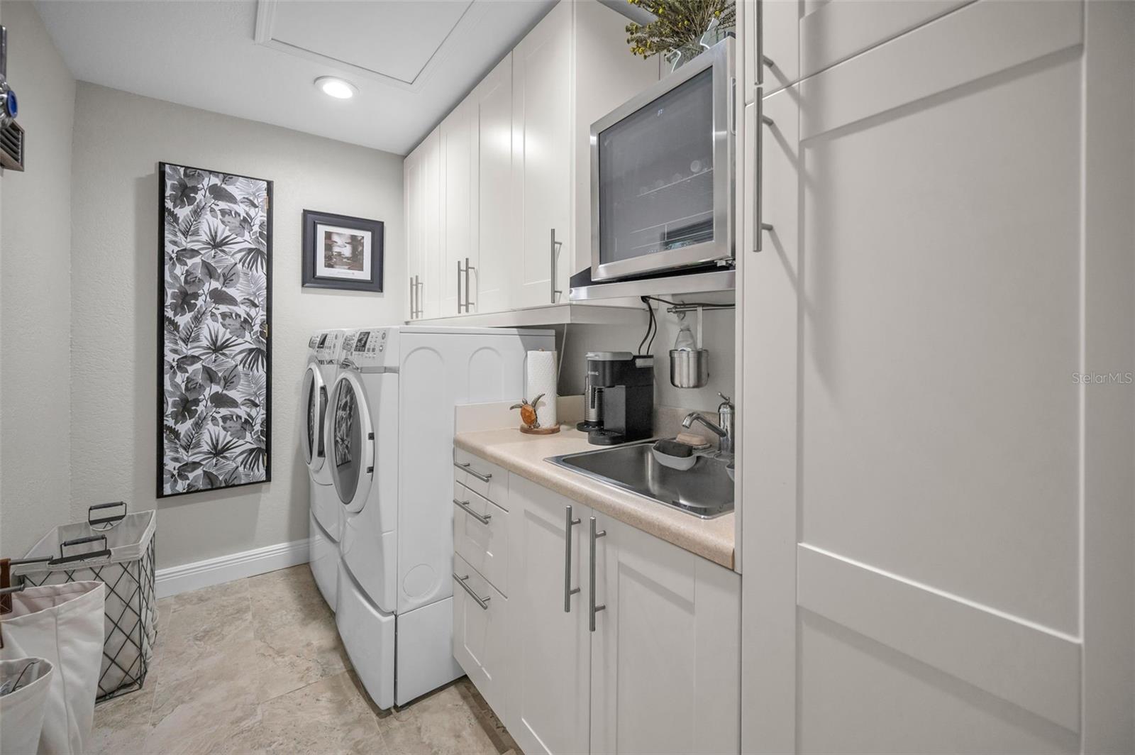 3157 LAKE ELLEN DR #3157