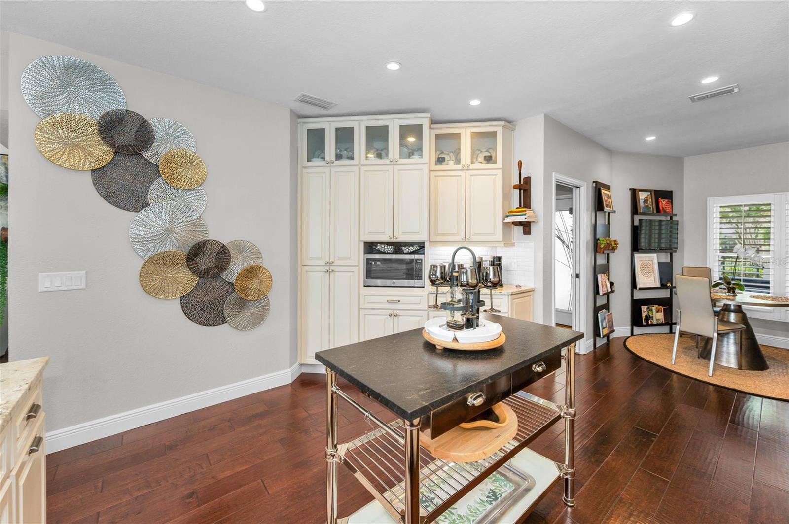 3157 LAKE ELLEN DR #3157