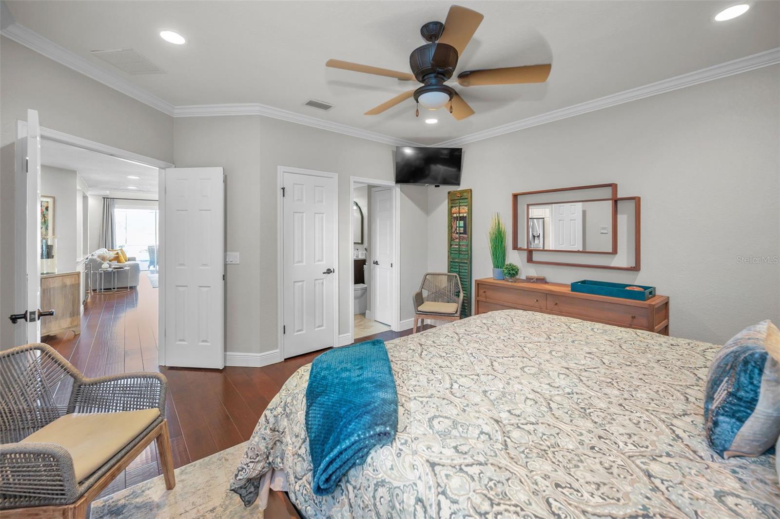 3157 LAKE ELLEN DR #3157