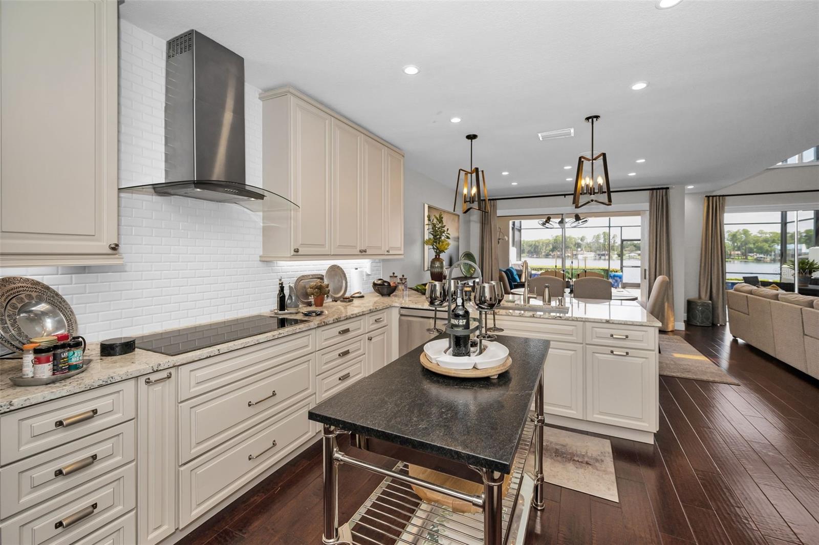 3157 LAKE ELLEN DR #3157