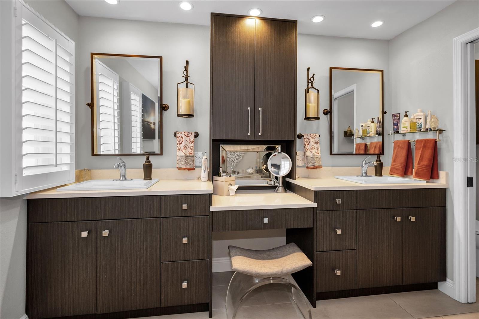 3157 LAKE ELLEN DR #3157