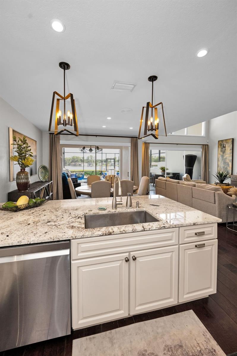 3157 LAKE ELLEN DR #3157