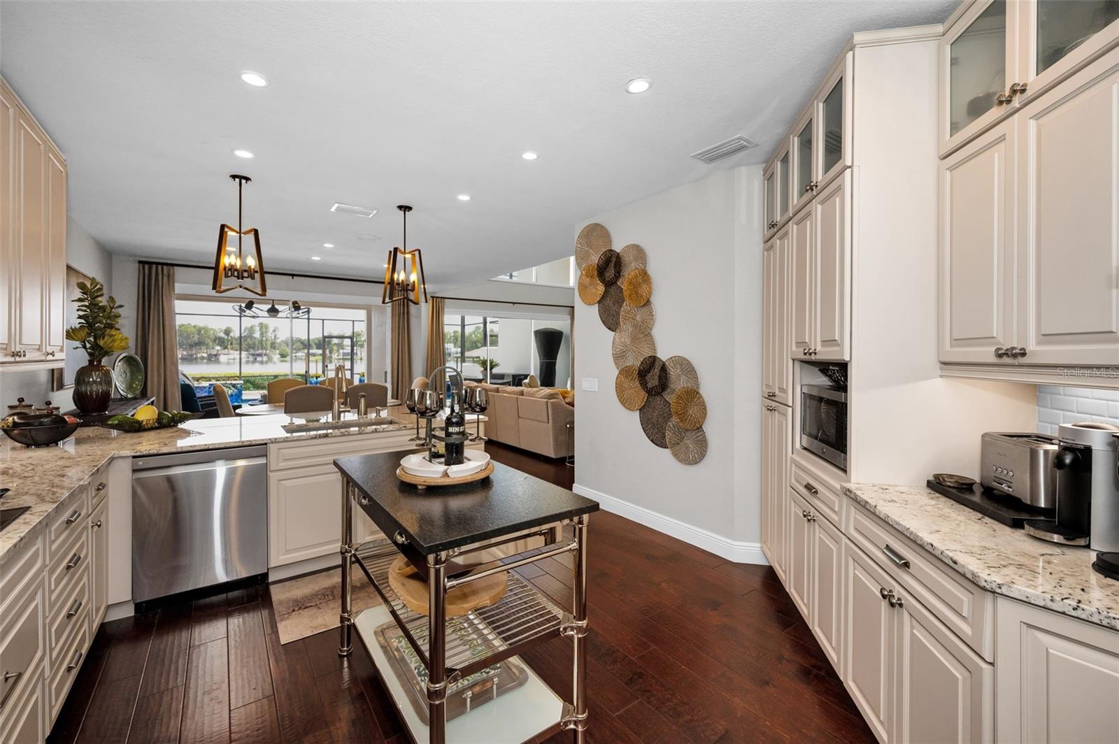 3157 LAKE ELLEN DR #3157