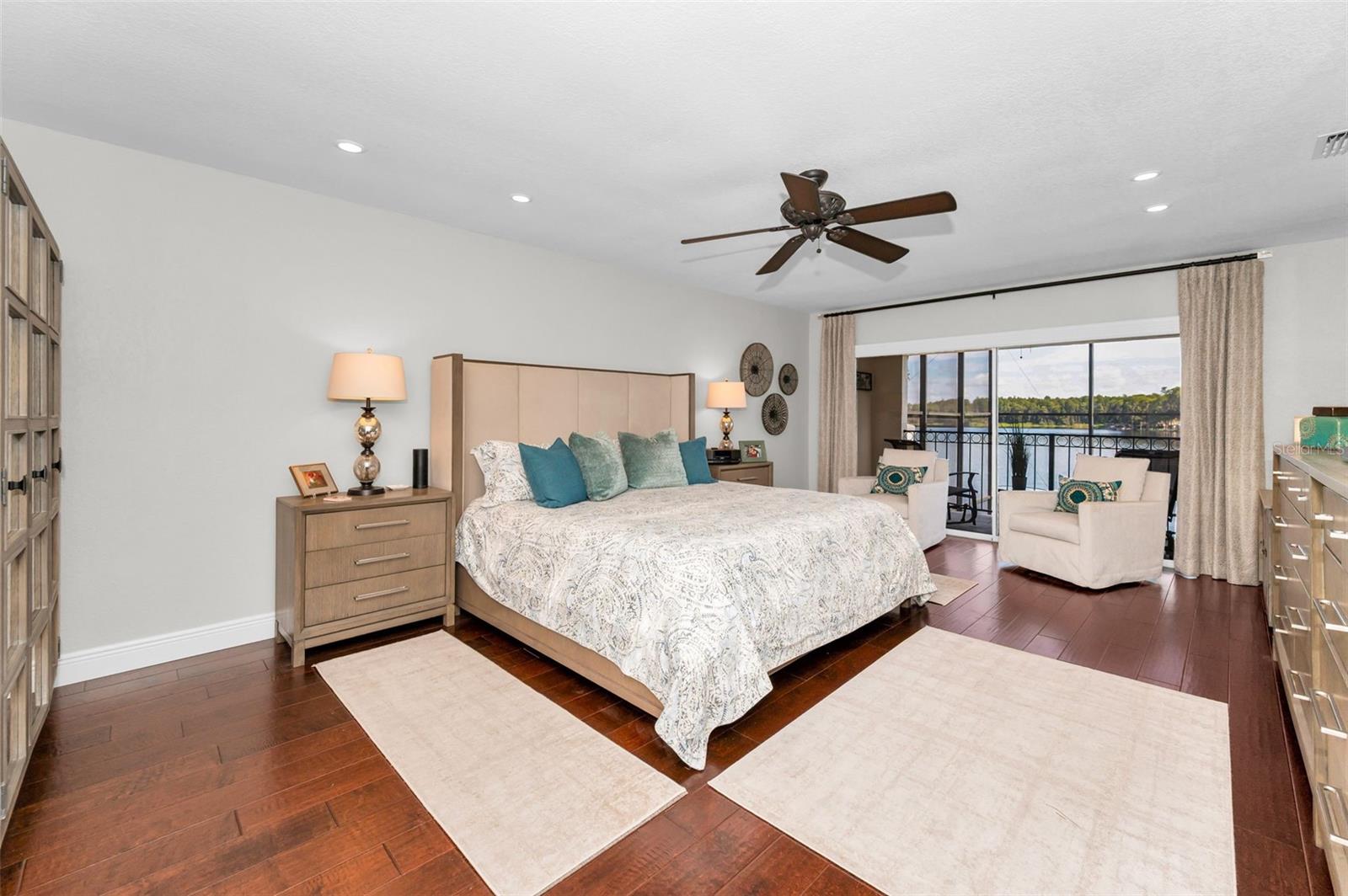 3157 LAKE ELLEN DR #3157