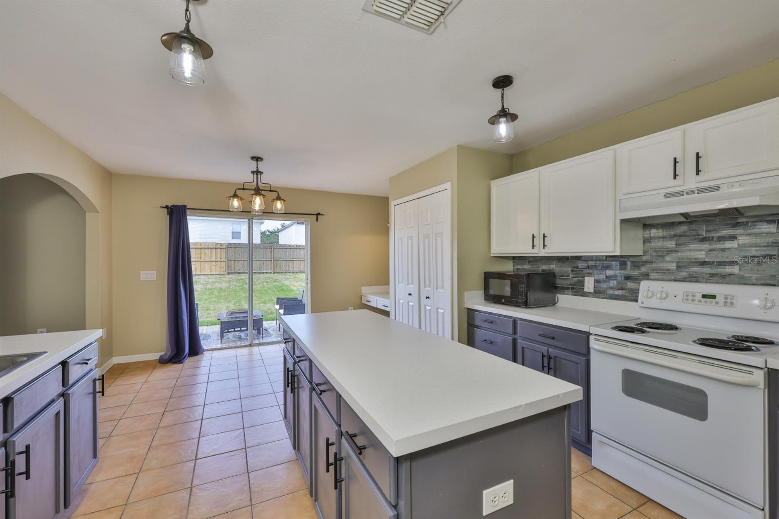 11438 IVY FLOWER LOOP