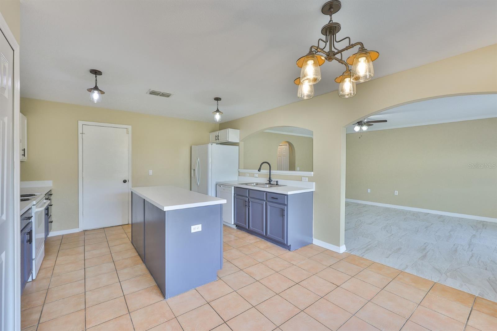 11438 IVY FLOWER LOOP