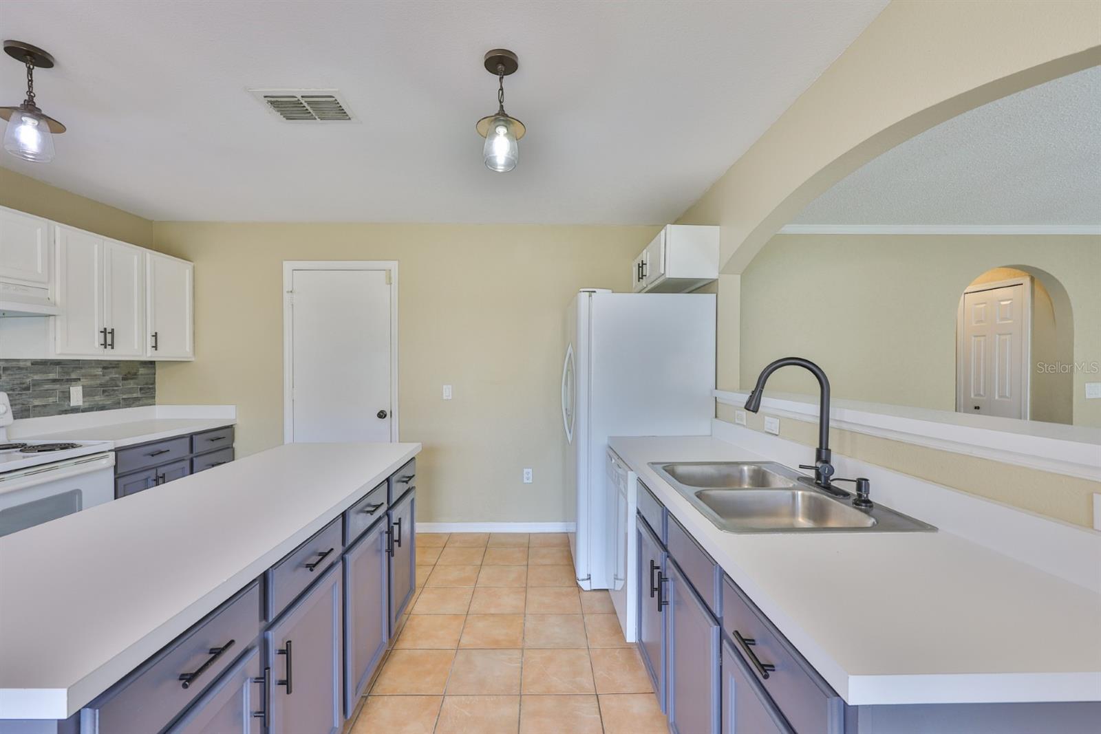 11438 IVY FLOWER LOOP