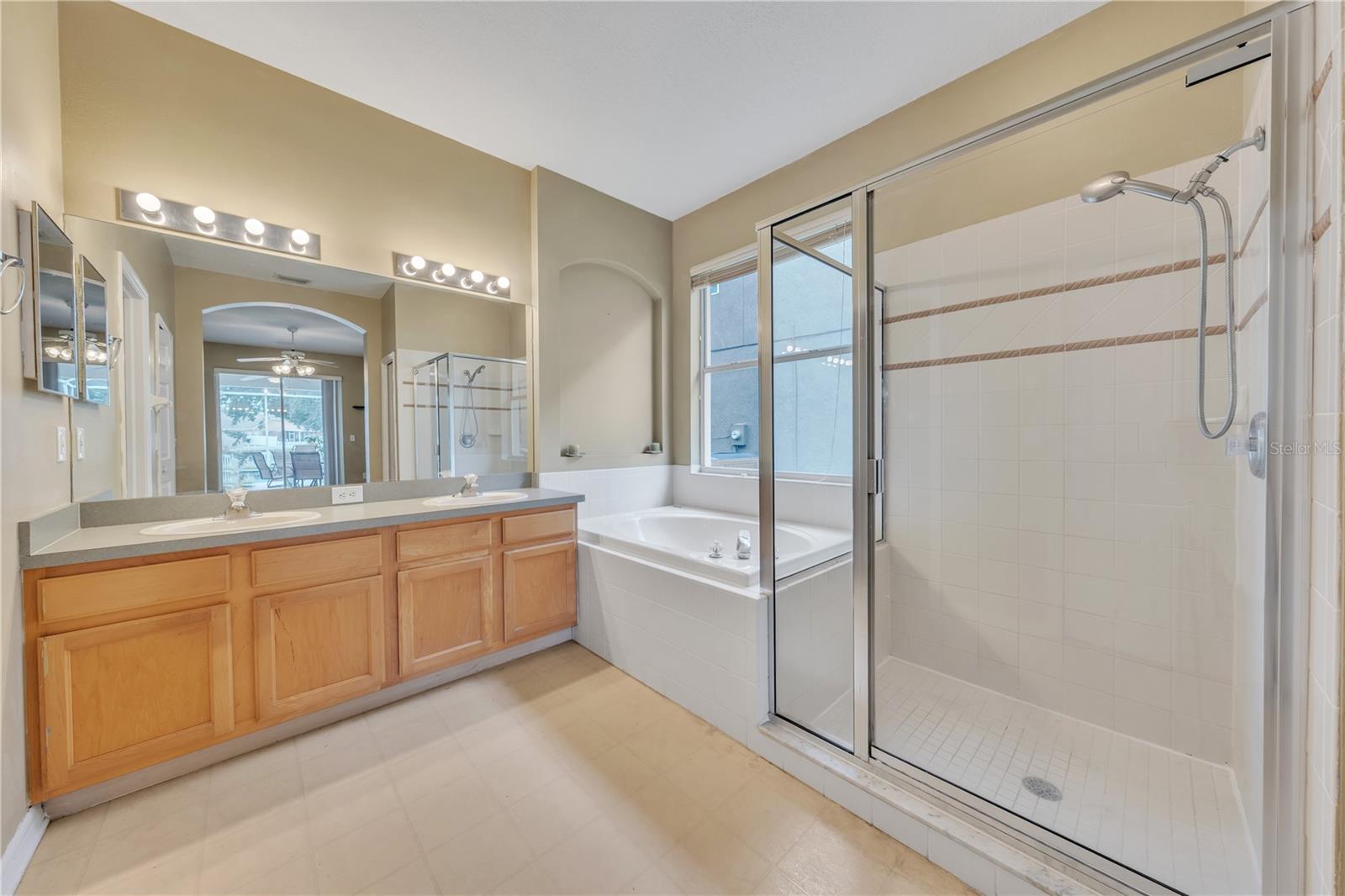 8304 MOCCASIN TRAIL DR