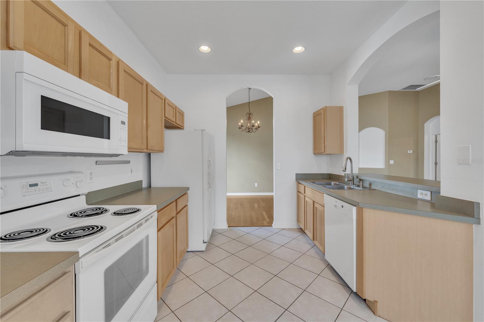 8304 MOCCASIN TRAIL DR